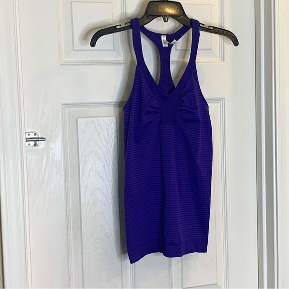 Under Armour Women's Perfect Seamless Tank Size Small Color Monarch - Picture 3 of 11